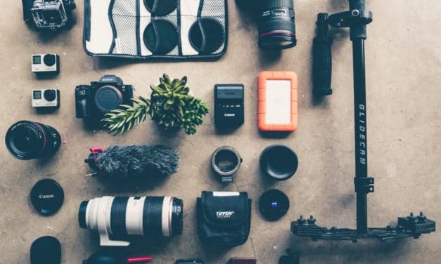 Compact Cameras Versus Digital SLR Cameras