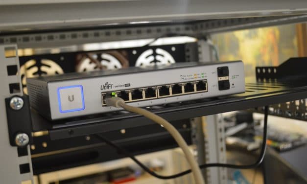 Network – Pluscom 5 Port Gigabit Switch